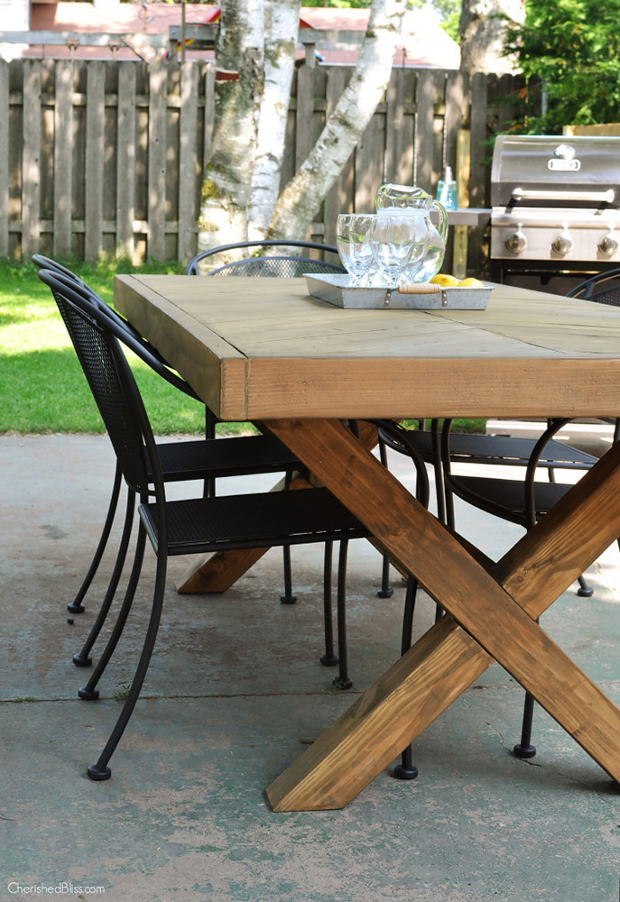 How to Refurbish an Outdoor Table Living a Real Life